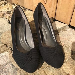 NWOT Black Life Stride Heels - Size 11